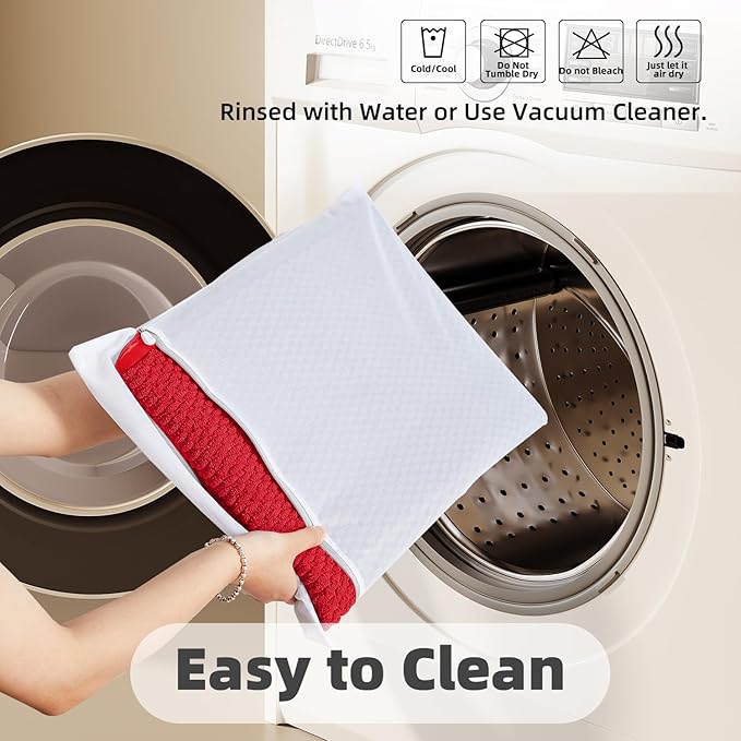 TYUU Christmas Bathroom Rugs Non Slip Washable, Super Absorbent Thin Bath Mat Quick Dry Low Pile Bathroom Rug, Red 24"x36"