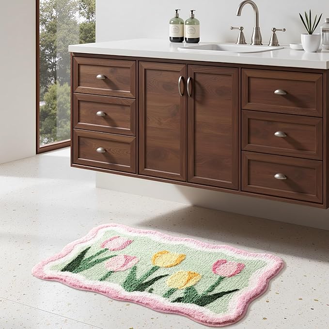 TRUEDAYS Cute Floral Bath Mat – Ultra Soft Non Slip Bathroom Rug, Absorbent Flower Carpet for Tub or Shower, Tulips Bath Mat for Kids, Girls, Home Decor, 32''x20''